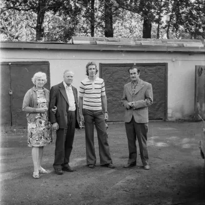bw/_DSF1980_BLK.jpg