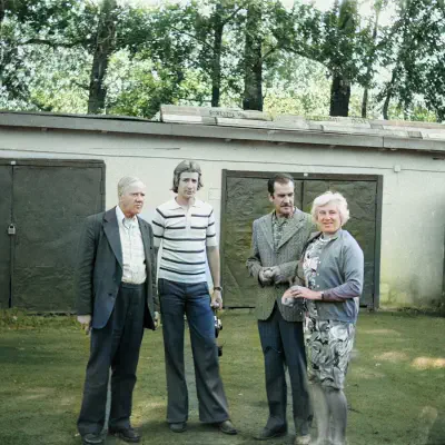 color/_DSF1976_CLR.jpg